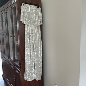 Off should formal pant suit